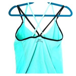 Lorna Jane crisscross tank